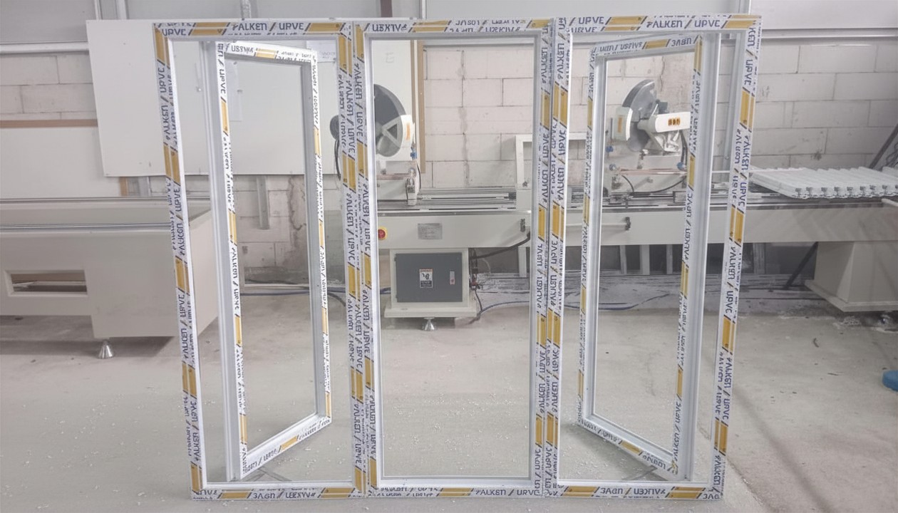 Kusen 3 Daun Swing uPVC Jekupin