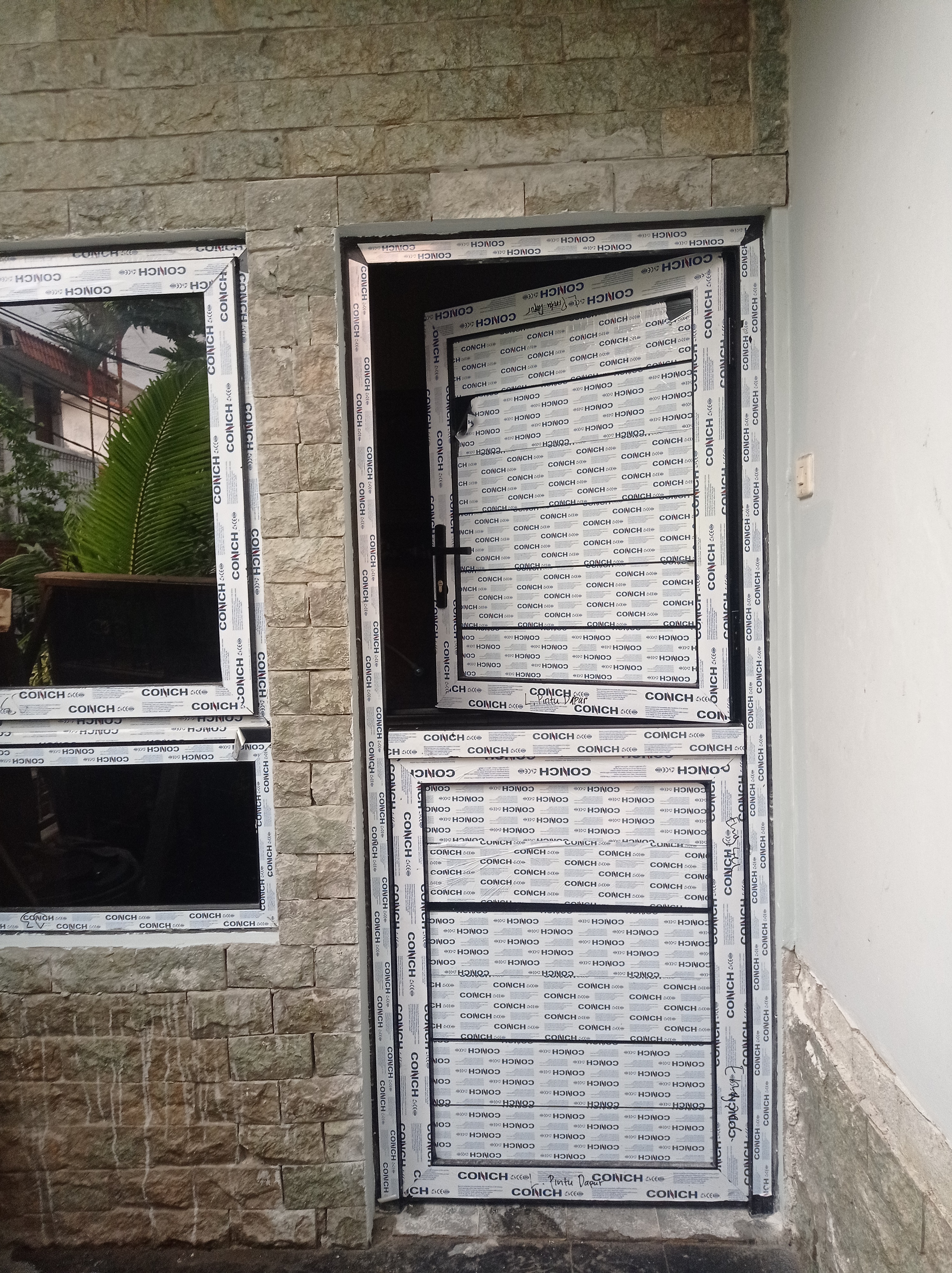 Pintu Swing uPVC Jekupin
